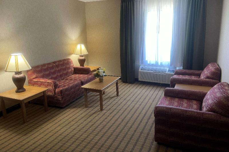 Quality Inn Raton image