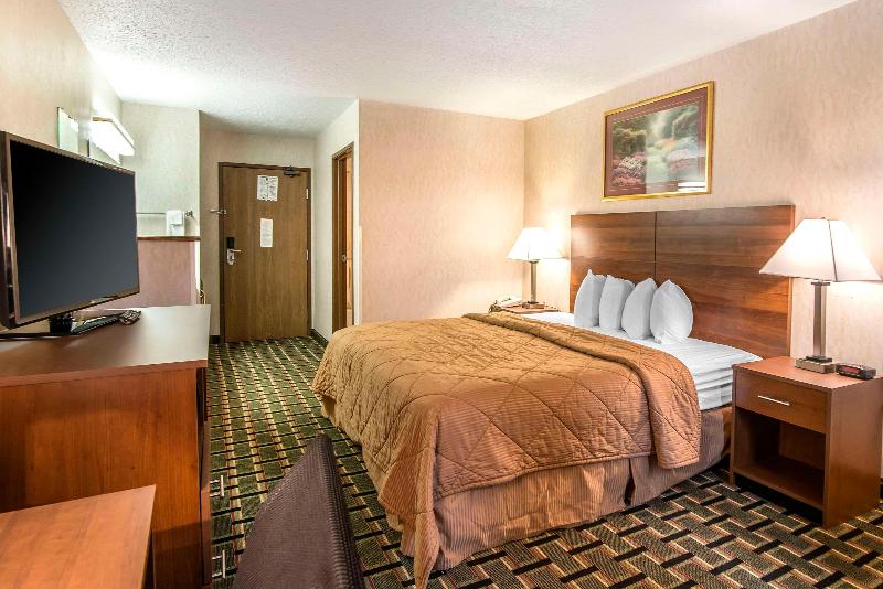 Quality Inn Raton image