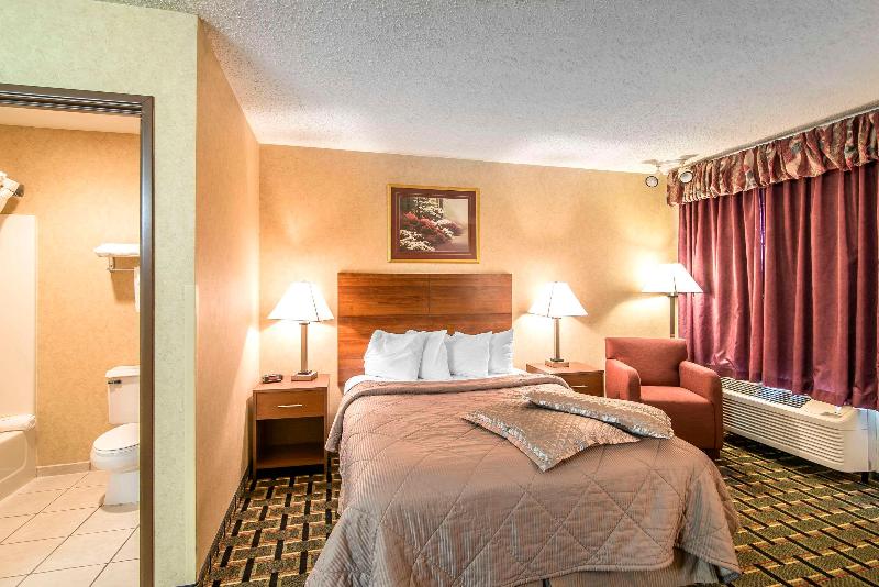 Quality Inn Raton image