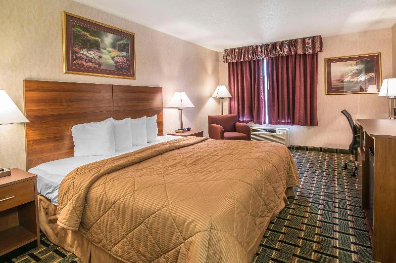Quality Inn Raton image