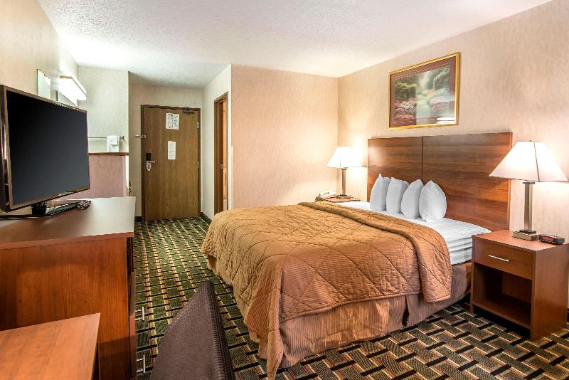 Quality Inn Raton image
