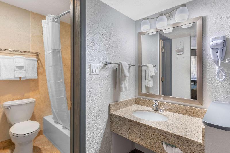 Econo Lodge Inn & Suites Socorro image