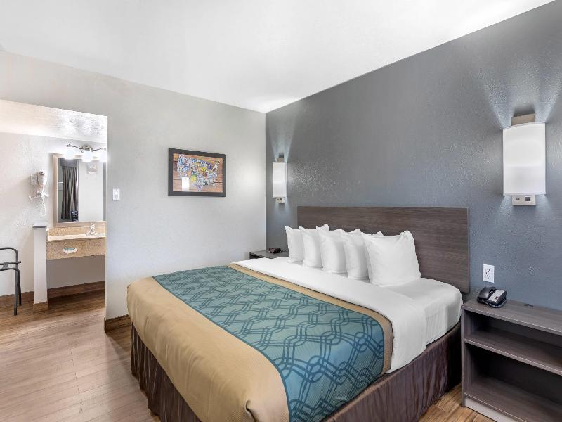 Econo Lodge Inn & Suites Socorro image