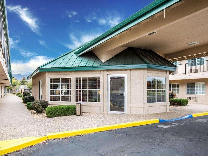 Quality Inn & Suites Minden image