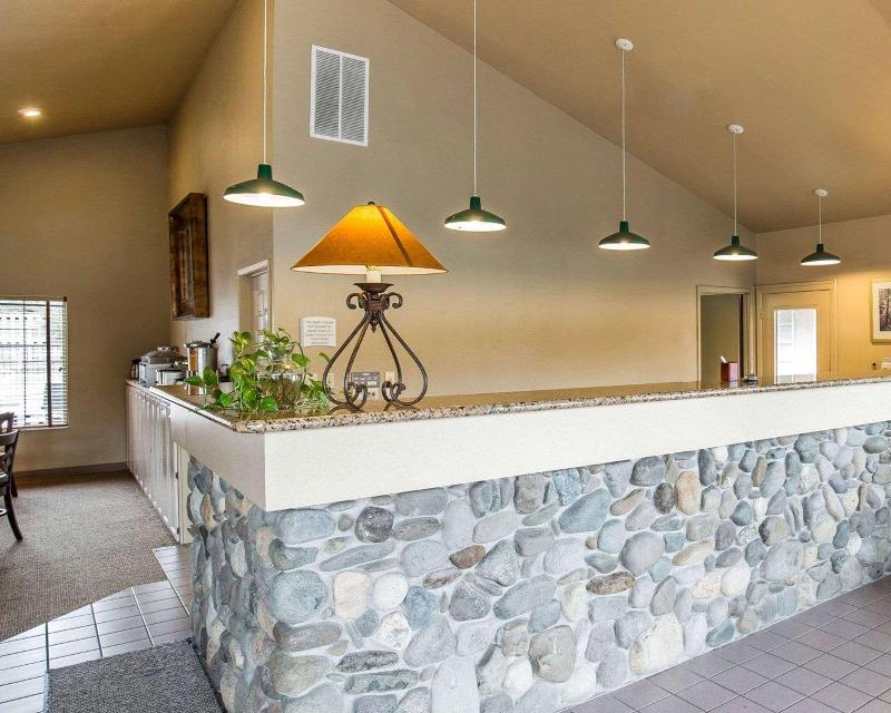 Quality Inn & Suites Minden image
