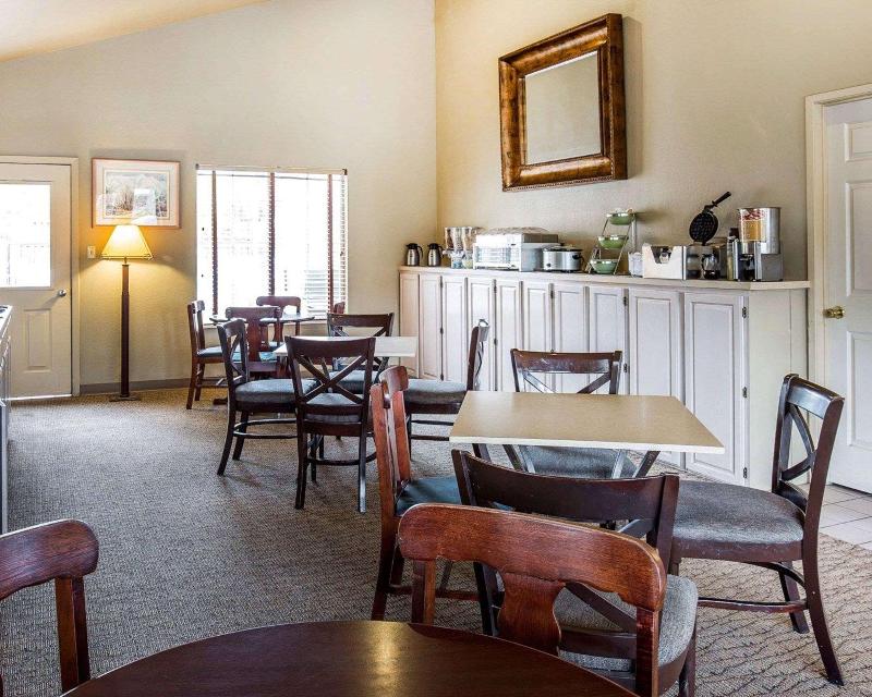 Quality Inn & Suites Minden image