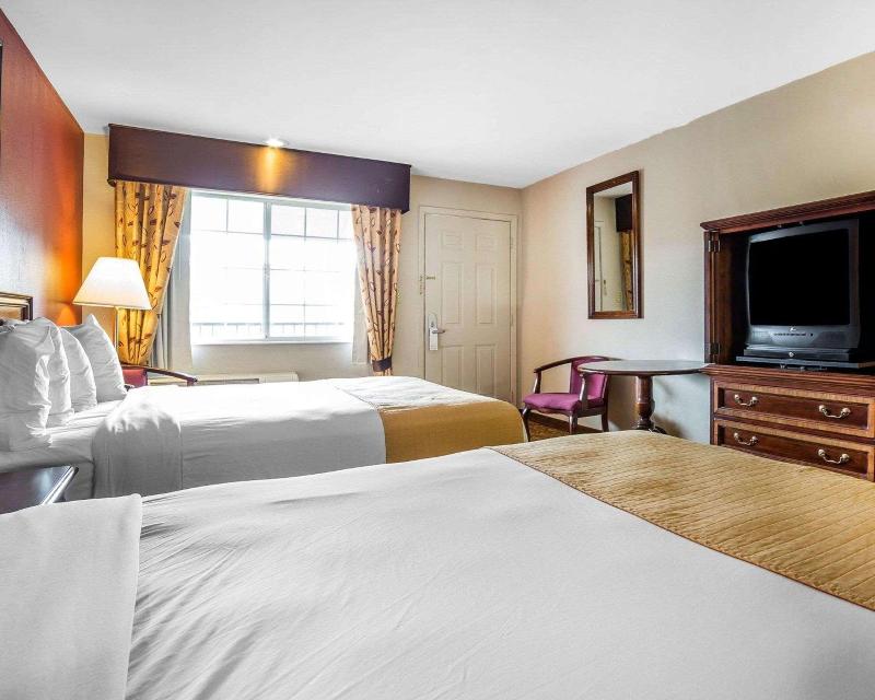 Quality Inn & Suites Minden image