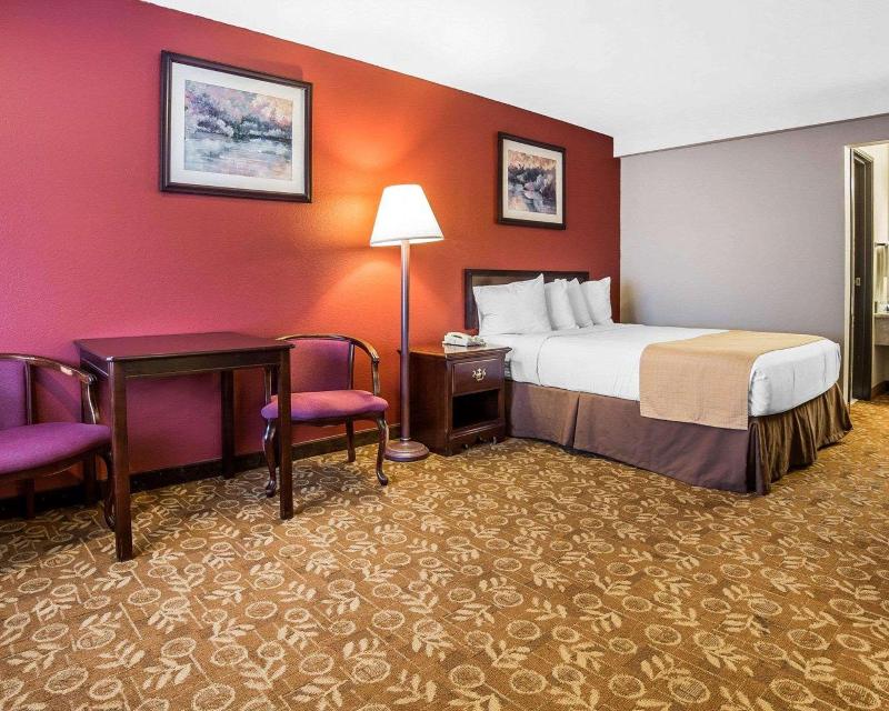 Quality Inn & Suites Minden image