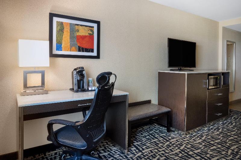 Holiday Inn Poughkeepsie image