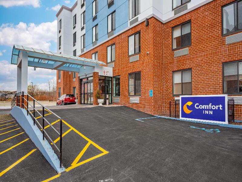 Comfort Inn Staten Island Staten Island image