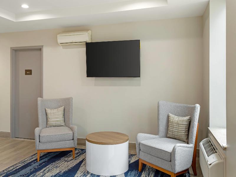 Comfort Inn Staten Island Staten Island image