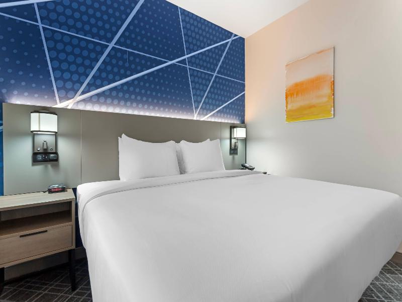 Comfort Inn Staten Island Staten Island image