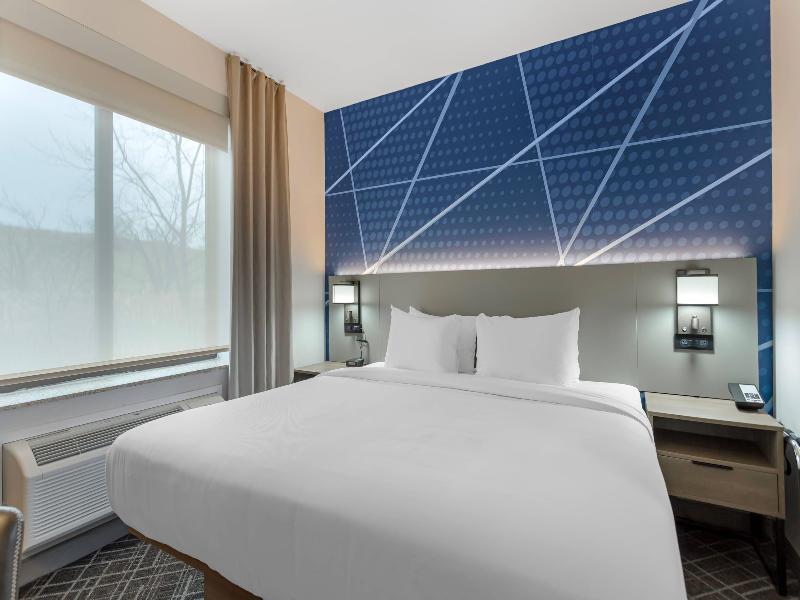 Comfort Inn Staten Island Staten Island image