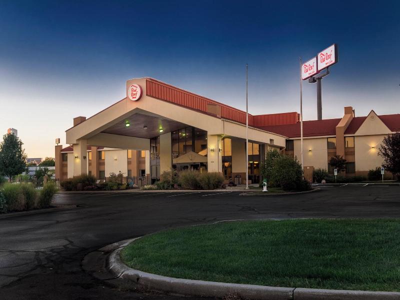Red Roof Inn & Suites Cincinnati North-Mason image