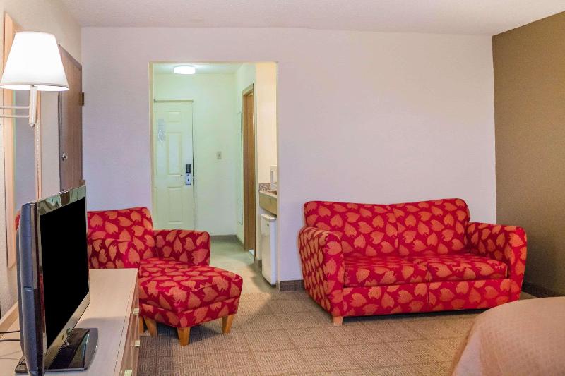 Quality Inn hotel Port Clinton, OH image