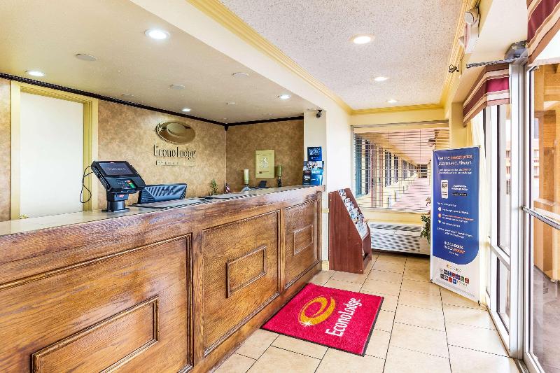 Econo Lodge McAlester image