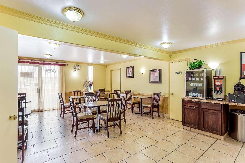 Econo Lodge McAlester image