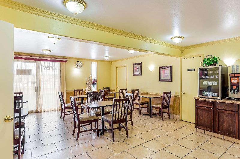 Econo Lodge McAlester image