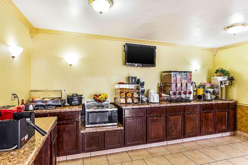 Econo Lodge McAlester image