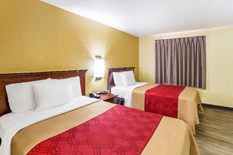 Econo Lodge McAlester image