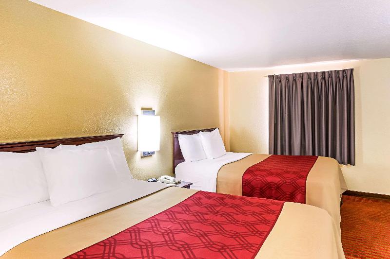 Econo Lodge McAlester image