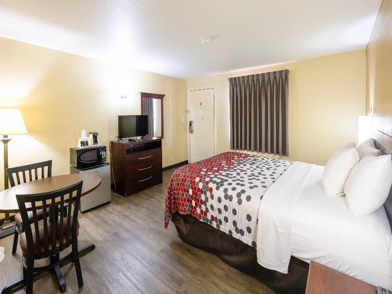 Econo Lodge McAlester image