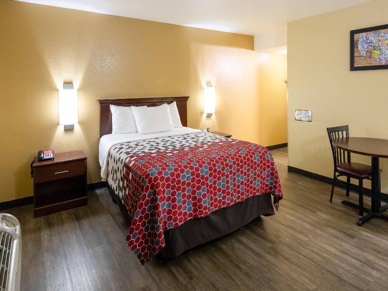 Econo Lodge McAlester image