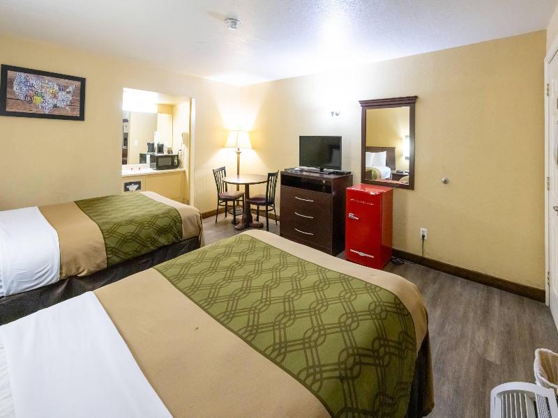 Econo Lodge McAlester image