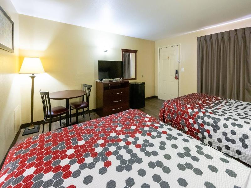 Econo Lodge McAlester image