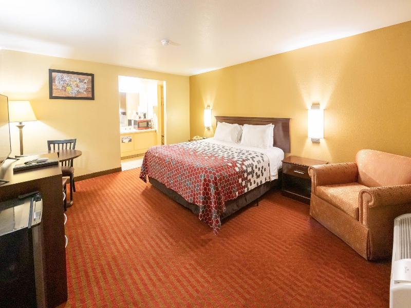 Econo Lodge McAlester image