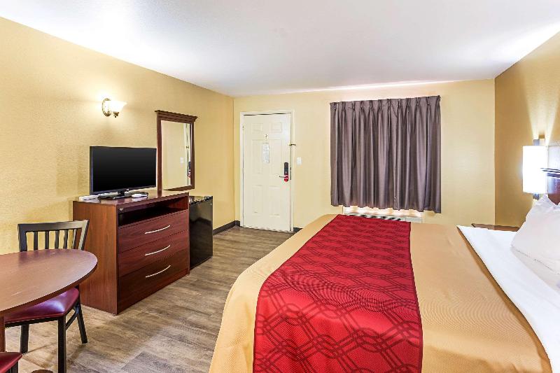 Econo Lodge McAlester image