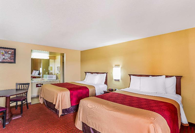 Econo Lodge McAlester image