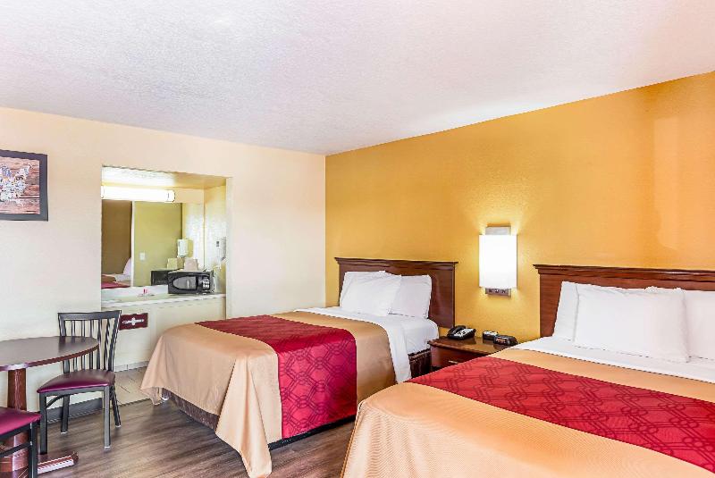 Econo Lodge McAlester image