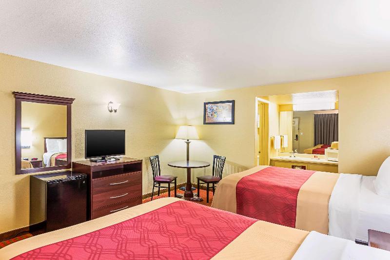Econo Lodge McAlester image