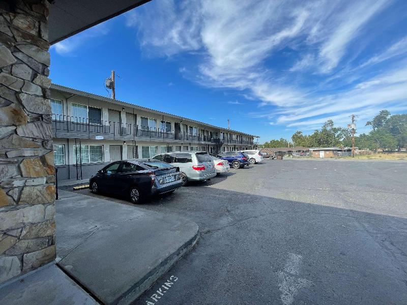 Rodeway Inn & Suites Hermiston image