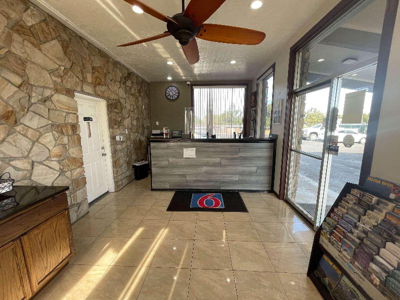 Rodeway Inn & Suites Hermiston image