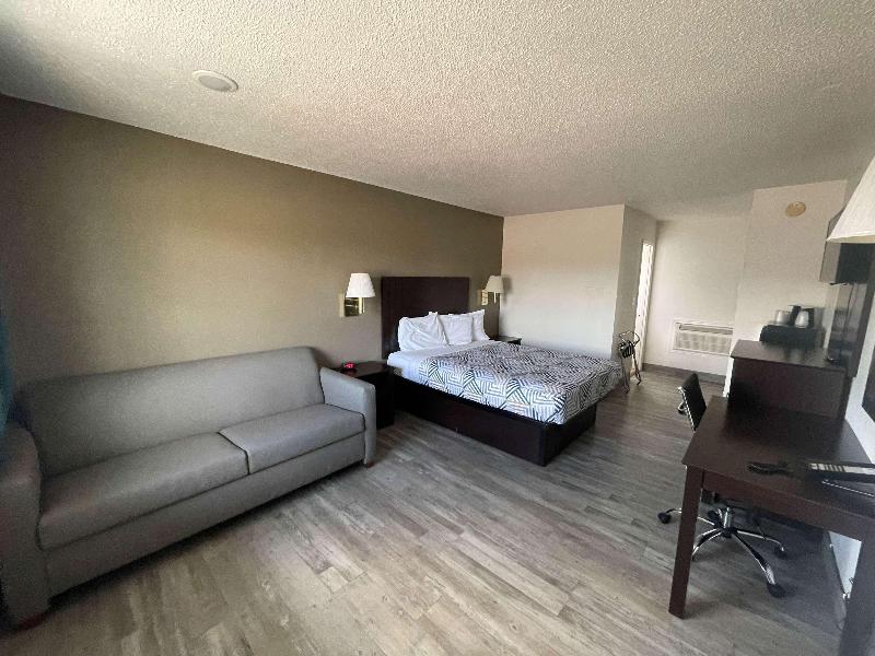 Rodeway Inn & Suites Hermiston image