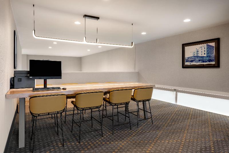 Holiday Inn Ontario By IHG image