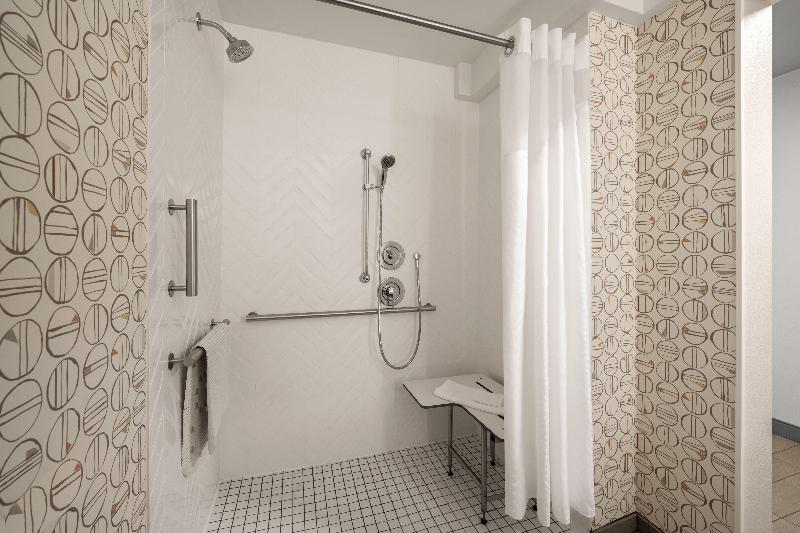 Holiday Inn Ontario By IHG image