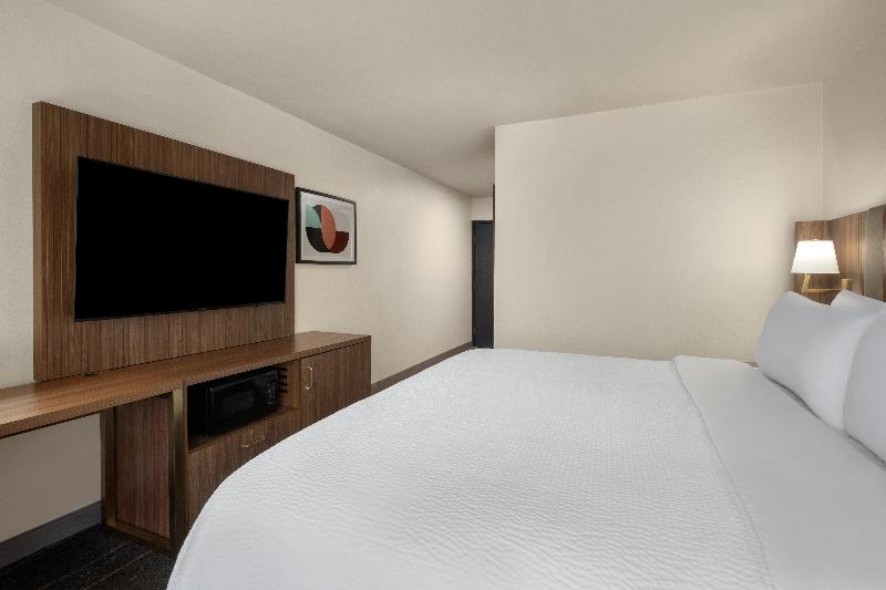 Holiday Inn Ontario By IHG image