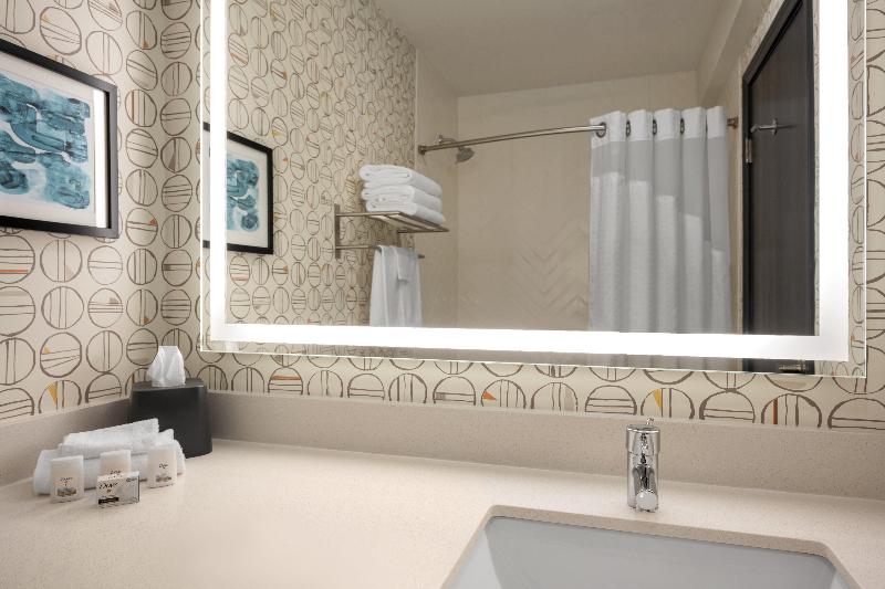 Holiday Inn Ontario By IHG image