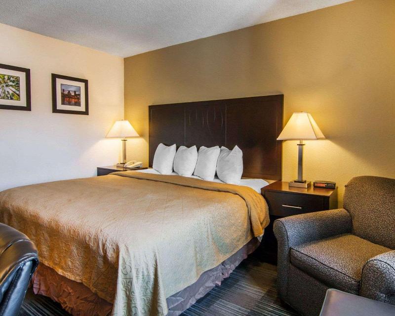 Bed room