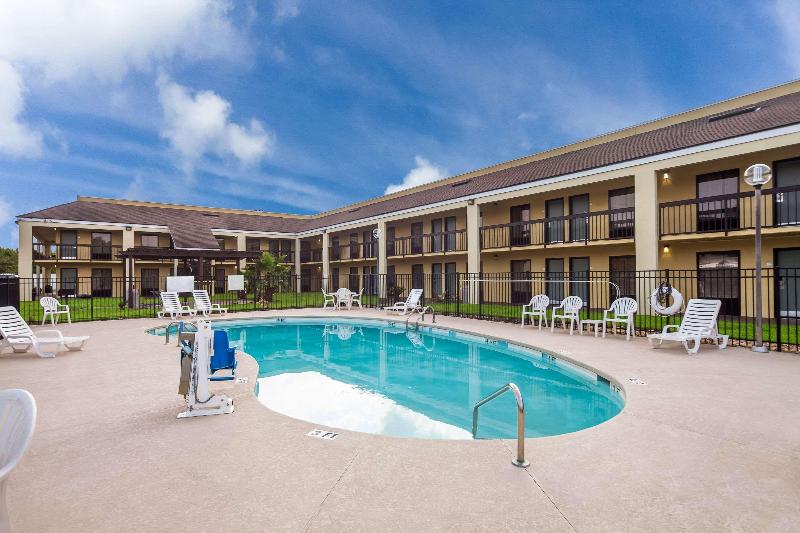 Quality Inn Coliseum image