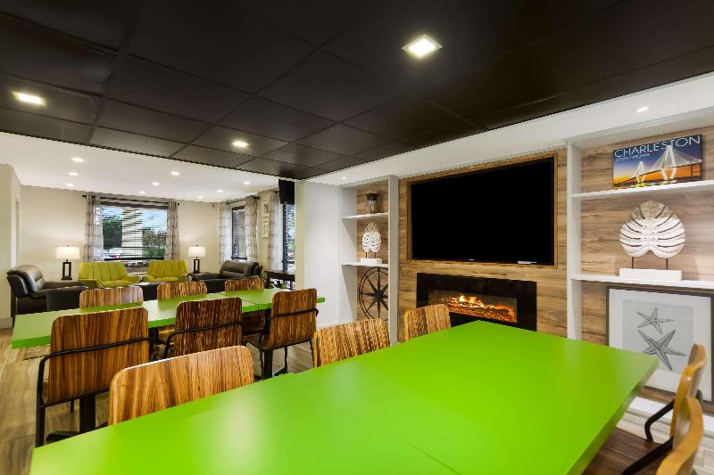 Quality Inn Coliseum image