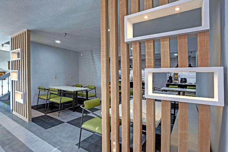 Quality Inn Pierre-Fort Pierre image
