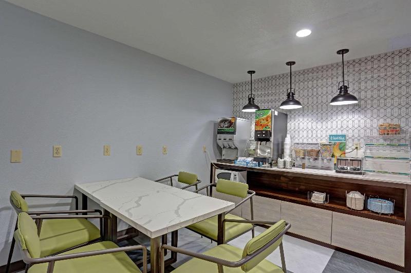 Quality Inn Pierre-Fort Pierre image