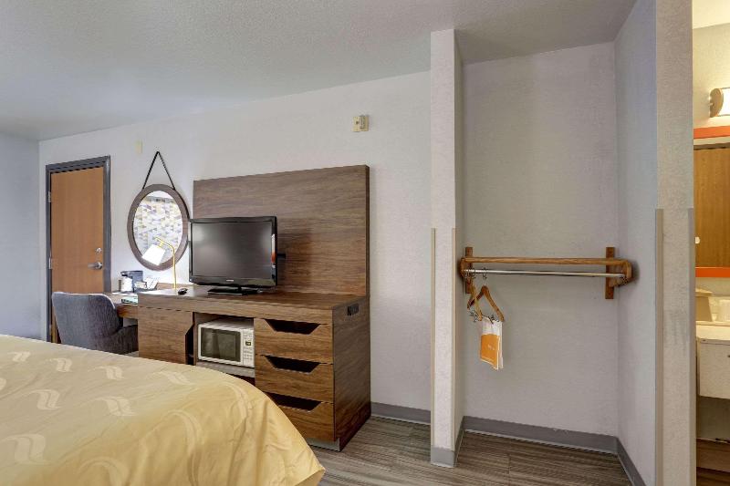 Quality Inn Pierre-Fort Pierre image