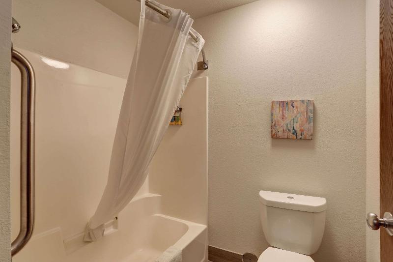 Quality Inn Pierre-Fort Pierre image