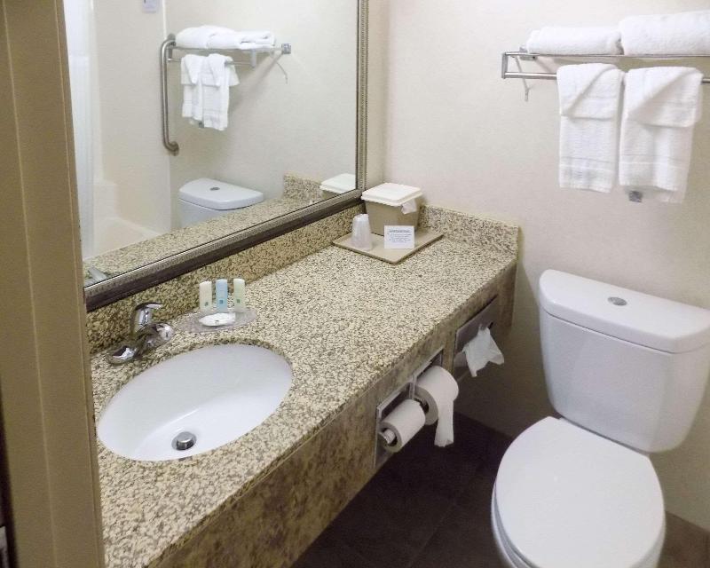 Quality Inn Pierre-Fort Pierre image