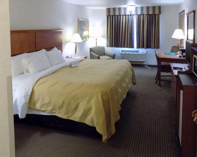 Quality Inn Pierre-Fort Pierre image